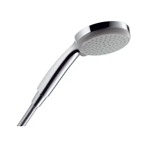 Handbrause mit einem runden, flachen Kopf und einem schlanken, verchromten Griff. Produkt von Hansgrohe, geeignet für die Montage in Duschbereichen.